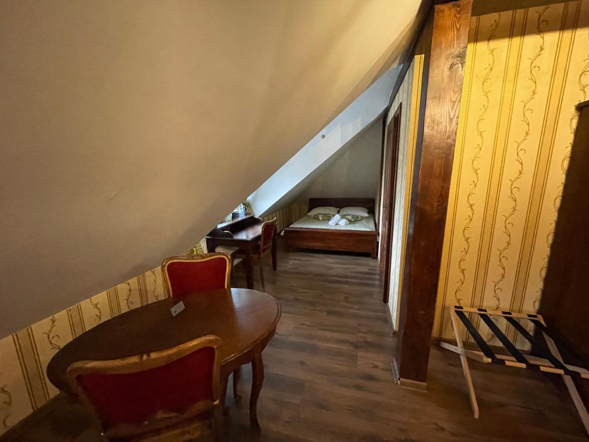 Hotel Tyrol I Restauracja Zycie Gruzji Osielsko Exterior foto